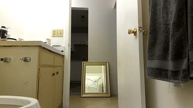 Snapshot of Peachestabby147 chatting on 09.20.25 Peachestabby147 online show from 09.20.25