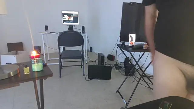 Snapshot of Peachestabby147 chatting on 10.26.25 Peachestabby147 online show from 10.26.25