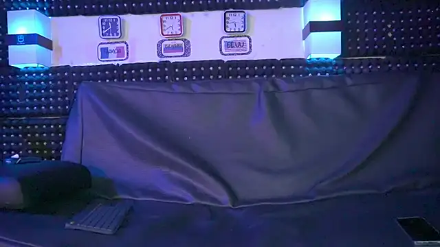 Snapshot of Dulce_yors chatting on 12.19.24 Dulce yors online show from 12.19.24