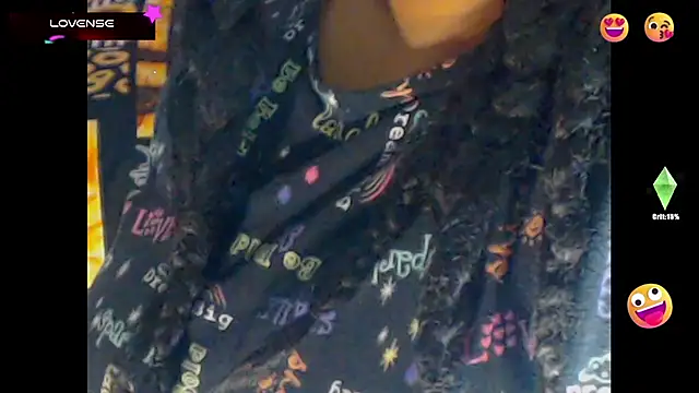 Snapshot of temptressbeauty24 chatting on 02.14.25 temptressbeauty24 online show from 02.14.25