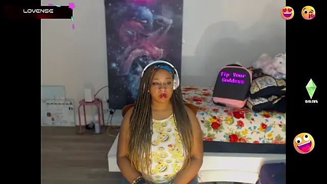 Snapshot of temptressbeauty24 chatting on 02.16.25 temptressbeauty24 online show from 02.16.25