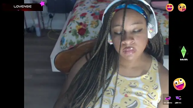 Snapshot of temptressbeauty24 chatting on 02.16.25 temptressbeauty24 online show from 02.16.25