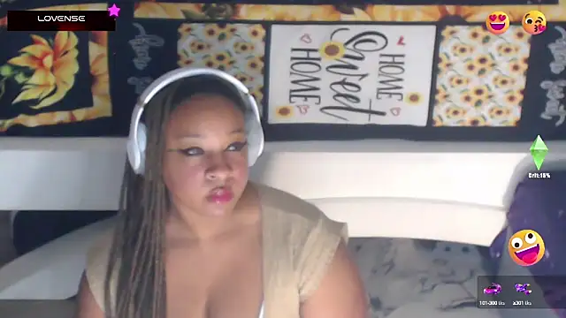 Snapshot of temptressbeauty24 chatting on 02.20.25 temptressbeauty24 online show from 02.20.25