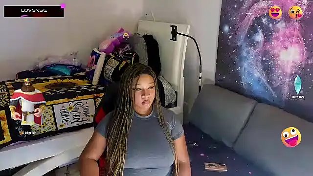 Snapshot of temptressbeauty24 chatting on 03.01.25 temptressbeauty24 online show from 03.01.25