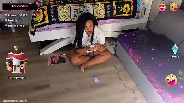 Snapshot of temptressbeauty24 chatting on 03.03.25 temptressbeauty24 online show from 03.03.25