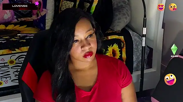 Snapshot of temptressbeauty24 chatting on 03.07.25 temptressbeauty24 online show from 03.07.25