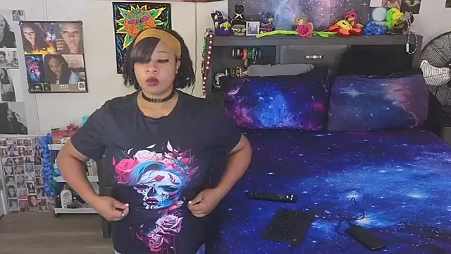 Snapshot of temptressbeauty24 chatting on 02.08.26 temptressbeauty24 online show from 02.08.26