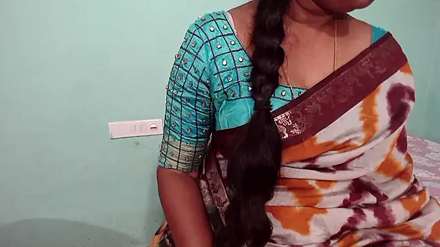 Snapshot of shrutitelugu69 chatting on 01.15.26 shrutitelugu69 online show from 01.15.26