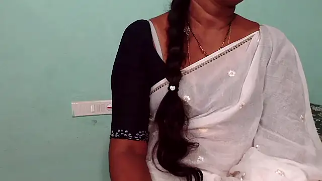 Snapshot of shrutitelugu69 chatting on 02.03.26 shrutitelugu69 online show from 02.03.26