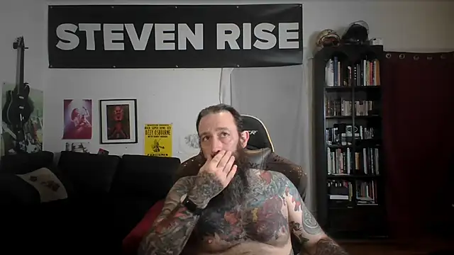 Snapshot of StevenRiseNYC chatting on 06.24.26 StevenRiseNYC online show from 06.24.26