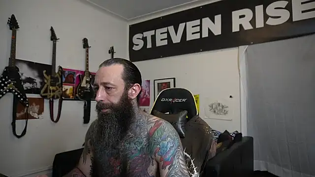 Snapshot of StevenRiseNYC chatting on 06.27.26 StevenRiseNYC online show from 06.27.26