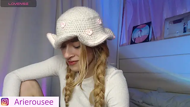 Snapshot of arie_rousee_sub chatting on 10.11.25 arie rousee sub online show from 10.11.25