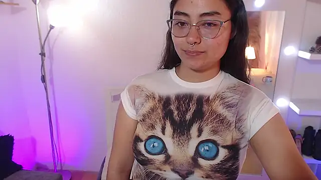  Kim  M online show from 11.23.25