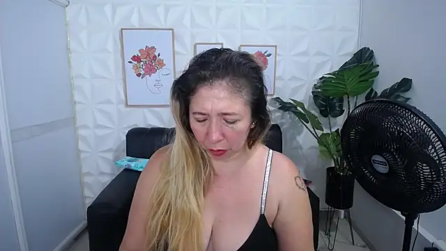 Valentinaa mature online show from 03.07.25