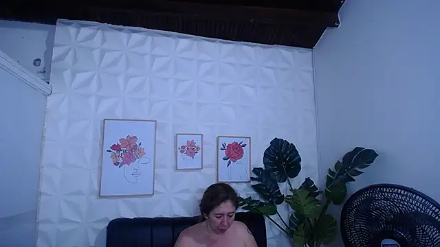 Valentinaa mature online show from 09.16.25