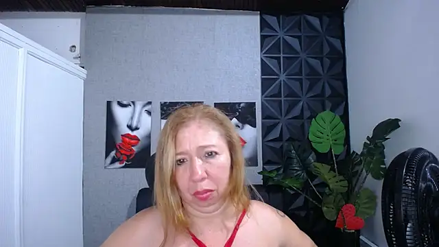 Valentinaa mature online show from 06.06.26