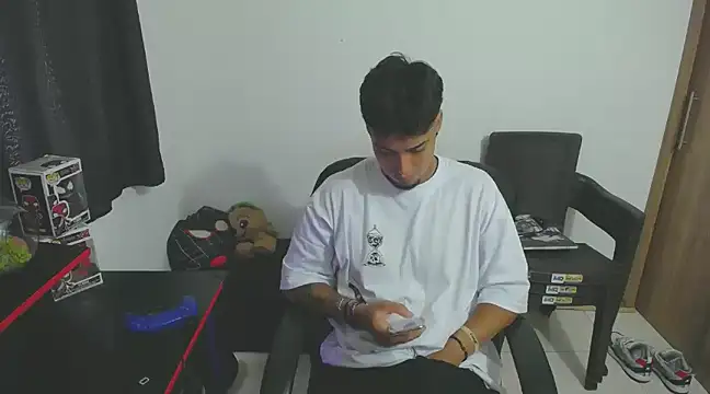 Snapshot of matias_bianco chatting on 02.15.25 matias bianco online show from 02.15.25