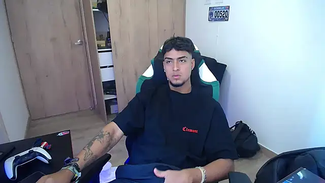 Snapshot of matias_bianco chatting on 09.18.25 matias bianco online show from 09.18.25