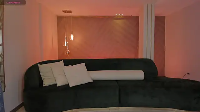 LizzHamilton   online show from 09.09.25