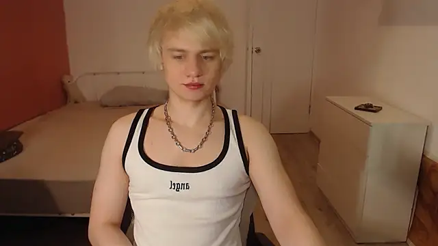 Oliver sweet  online show from 02.08.26