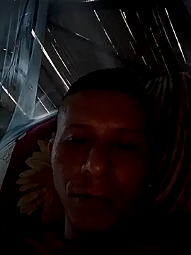 Snapshot of Somospareja1987 chatting on 10.19.25 Somospareja1987 online show from 10.19.25