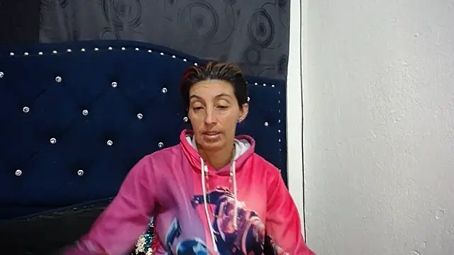 Snapshot of anyu1306 chatting on 01.18.25 anyu1306 online show from 01.18.25