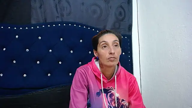 Snapshot of anyu1306 chatting on 01.18.25 anyu1306 online show from 01.18.25