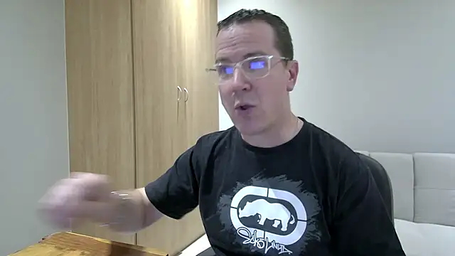 BrettJ81 online show from 09.10.25