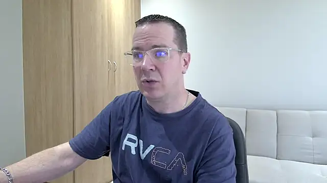 BrettJ81 online show from 09.15.25