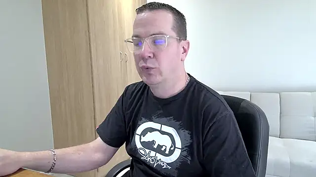 BrettJ81 online show from 09.19.25