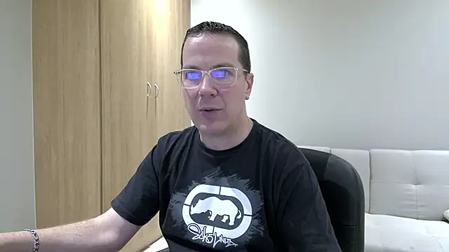 BrettJ81 online show from 10.06.25