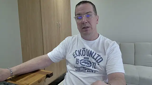 BrettJ81 online show from 12.17.25