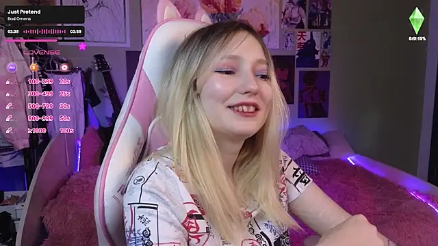 Snapshot of Evie_Ro chatting on 12.09.24 Evie Ro online show from 12.09.24