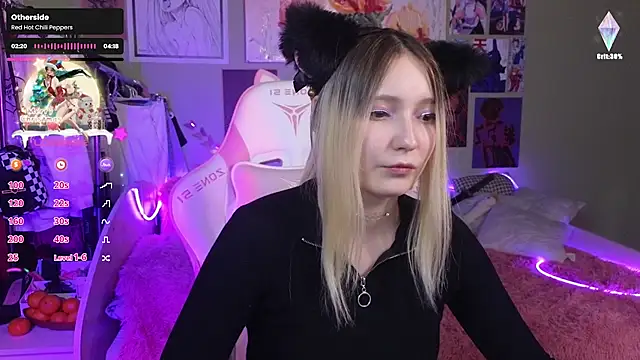 Snapshot of Evie_Ro chatting on 12.20.24 Evie Ro online show from 12.20.24