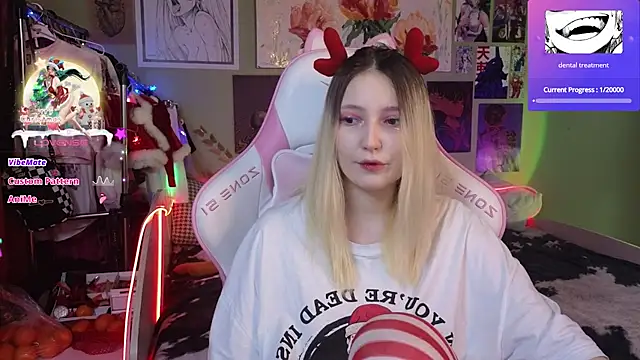 Snapshot of Evie_Ro chatting on 12.24.24 Evie Ro online show from 12.24.24