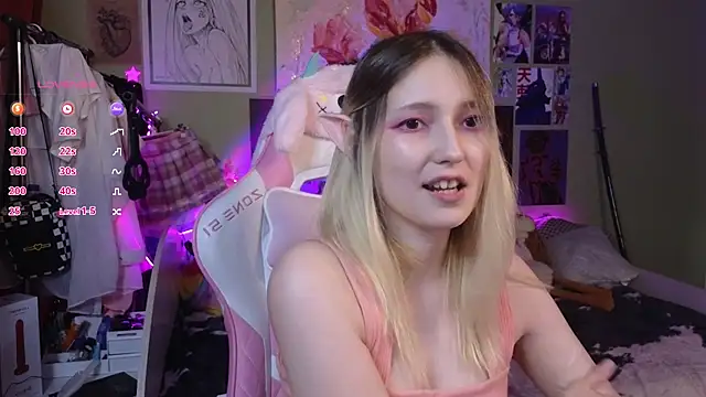 Snapshot of Evie_Ro chatting on 01.11.25 Evie Ro online show from 01.11.25