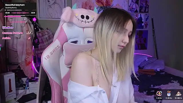 Snapshot of Evie_Ro chatting on 01.13.25 Evie Ro online show from 01.13.25