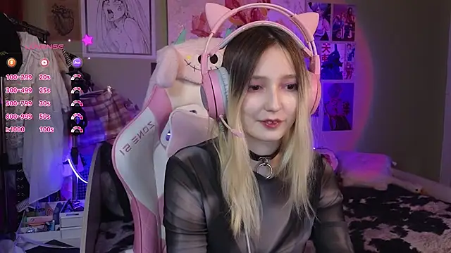 Snapshot of Evie_Ro chatting on 02.06.25 Evie Ro online show from 02.06.25