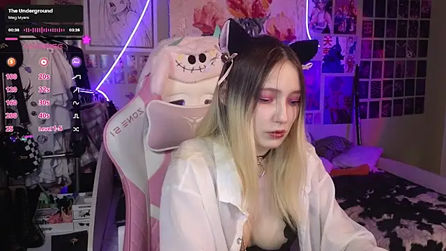 Snapshot of Evie_Ro chatting on 03.12.25 Evie Ro online show from 03.12.25