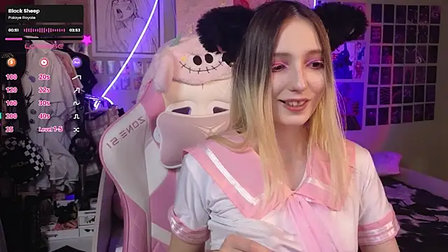 Snapshot of Evie_Ro chatting on 03.19.25 Evie Ro online show from 03.19.25