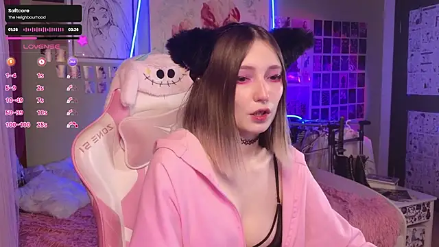 Snapshot of Evie_Ro chatting on 11.29.25 Evie Ro online show from 11.29.25