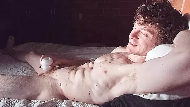 Snapshot of warrenkener chatting on 09.19.25 warrenkener online show from 09.19.25