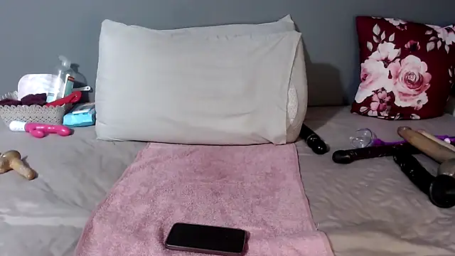 Snapshot of graciousxxx chatting on 06.15.26 graciousxxx online show from 06.15.26
