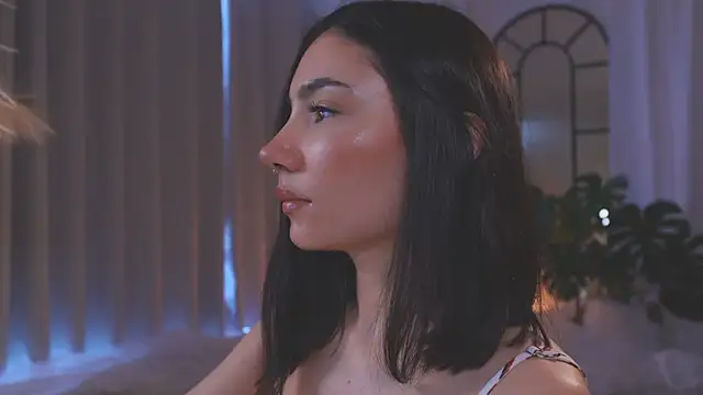 Snapshot of AmyArmstrong chatting on 11.15.25 AmyArmstrong online show from 11.15.25