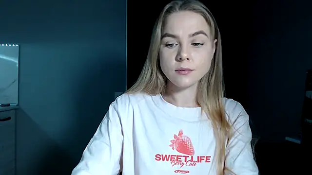 Snapshot of Sunbeam_ chatting on 11.23.25 Sunbeam online show from 11.23.25