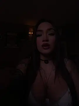 Snapshot of DaniDusan_ chatting on 07.23.26 DaniDusan online show from 07.23.26
