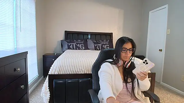 Snapshot of Abril_latex02 chatting on 02.11.25 Abril latex02 online show from 02.11.25