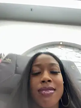 Snapshot of mismialove chatting on 06.03.26 mismialove online show from 06.03.26