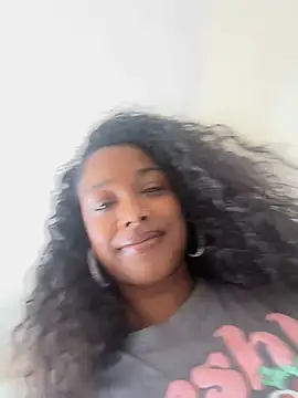 Snapshot of mismialove chatting on 06.15.26 mismialove online show from 06.15.26