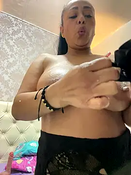 Snapshot of sofia_xxx02 chatting on 12.18.25 sofia xxx02 online show from 12.18.25